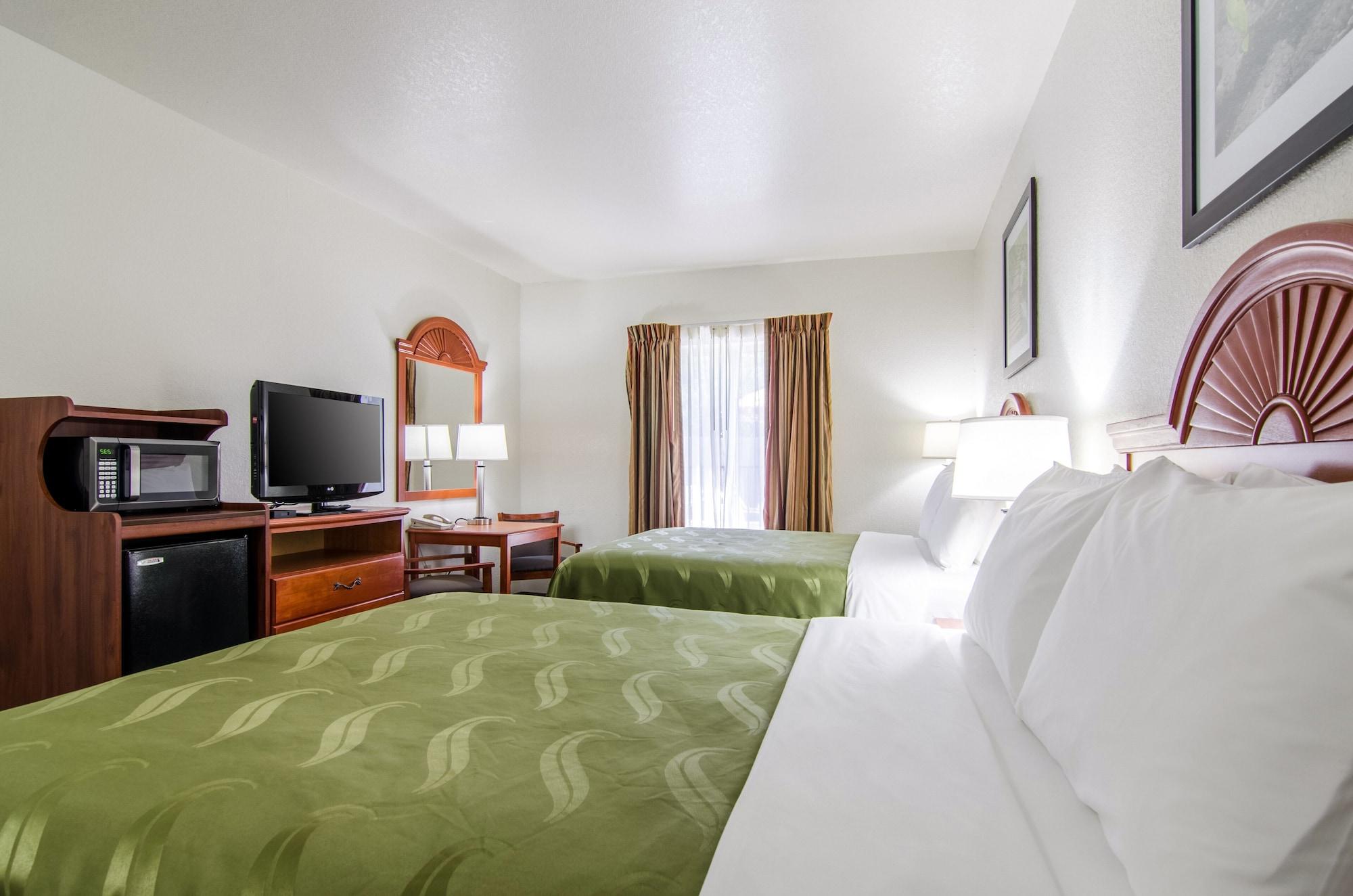 Quality Inn Junction City Near Fort Riley Exterior photo