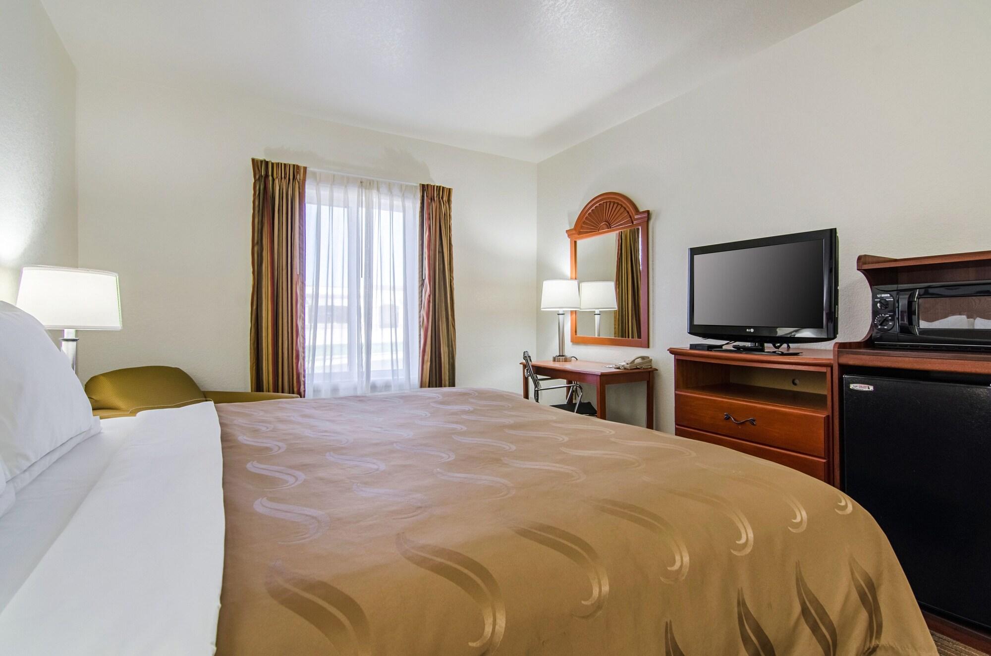 Quality Inn Junction City Near Fort Riley Exterior photo