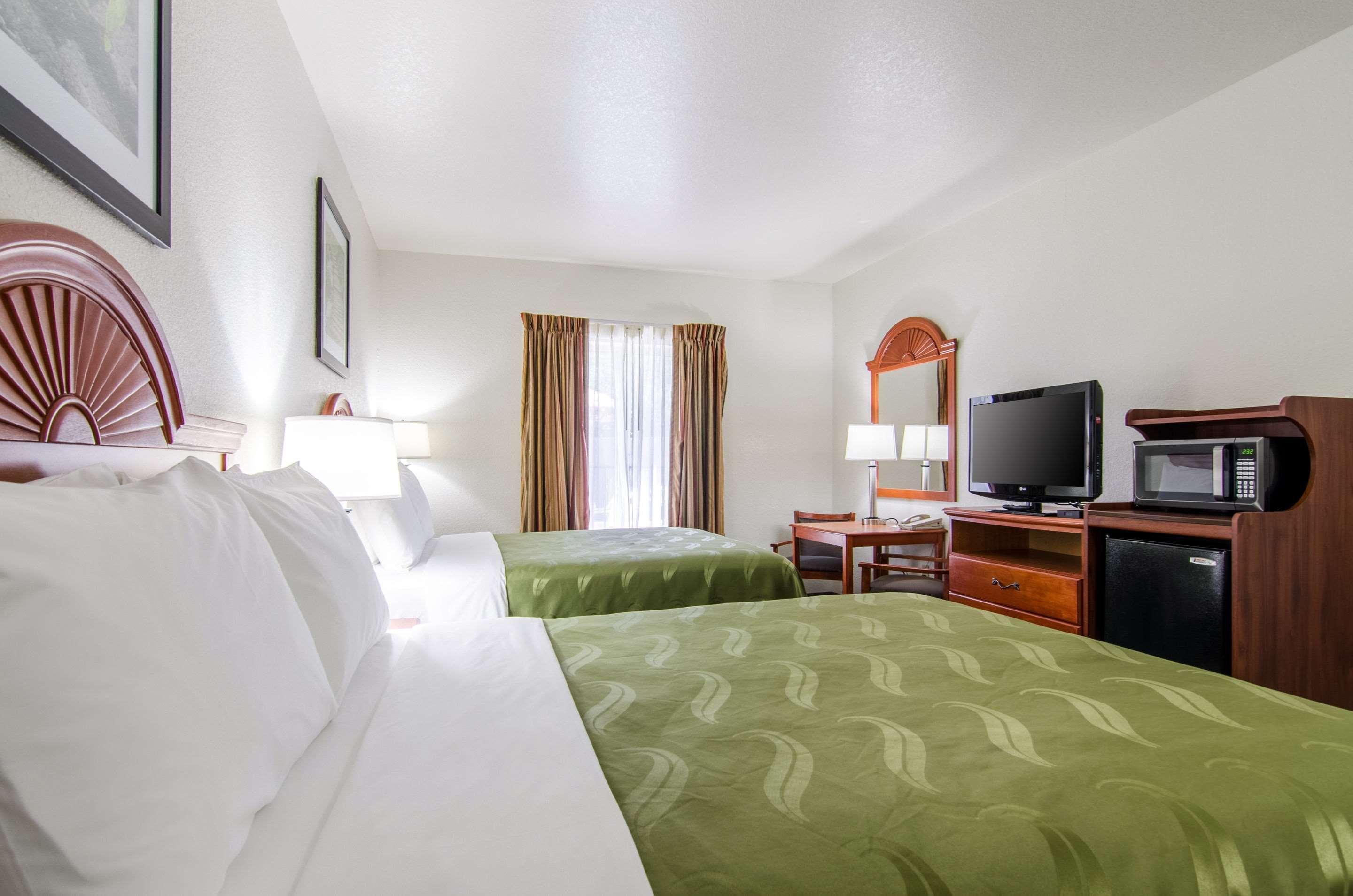 Quality Inn Junction City Near Fort Riley Exterior photo