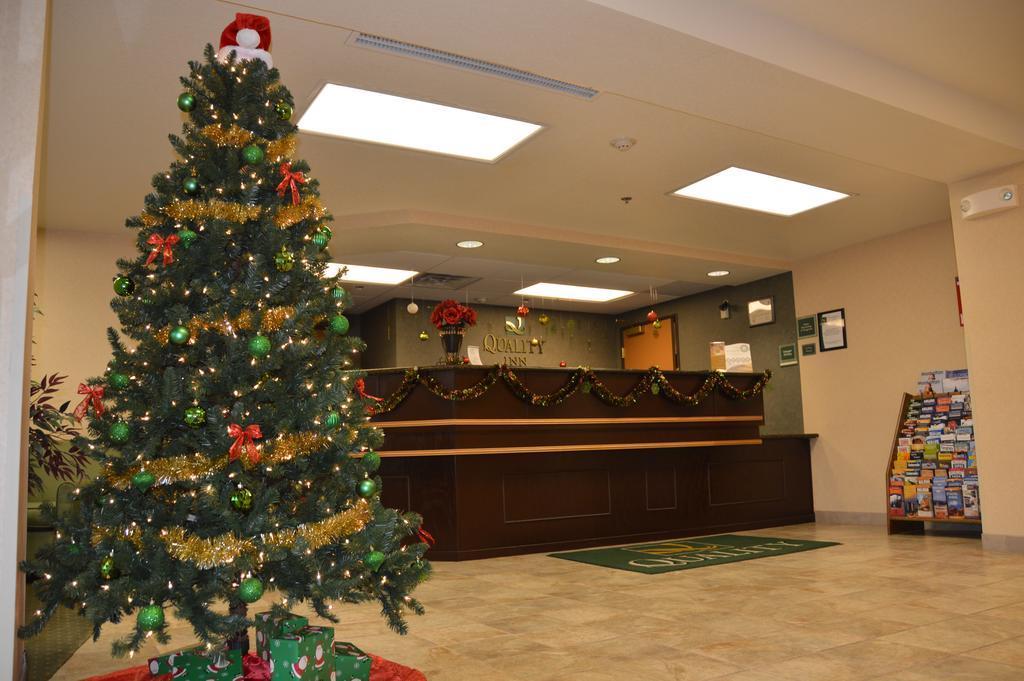Quality Inn Junction City Near Fort Riley Exterior photo