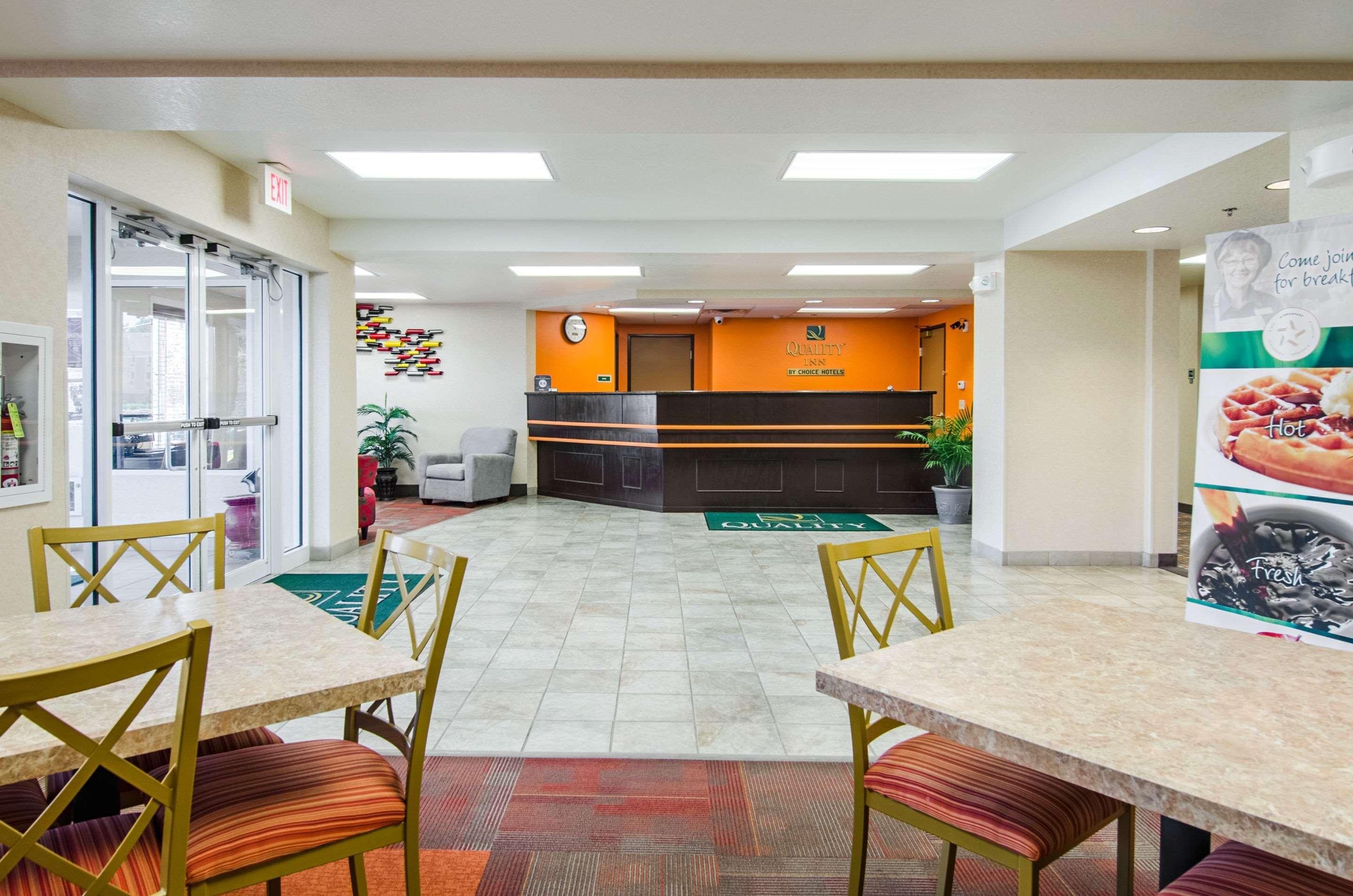 Quality Inn Junction City Near Fort Riley Exterior photo
