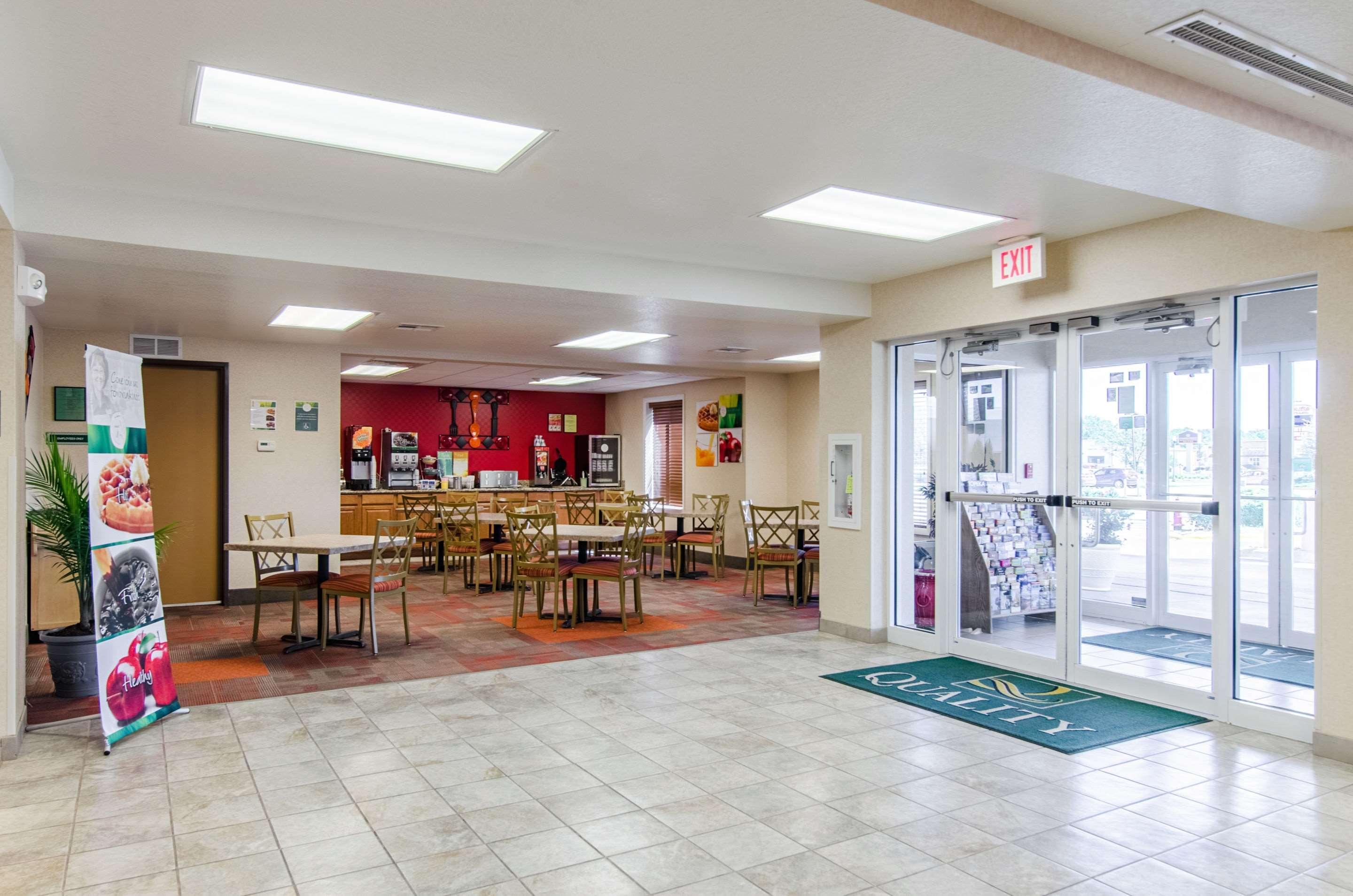 Quality Inn Junction City Near Fort Riley Exterior photo