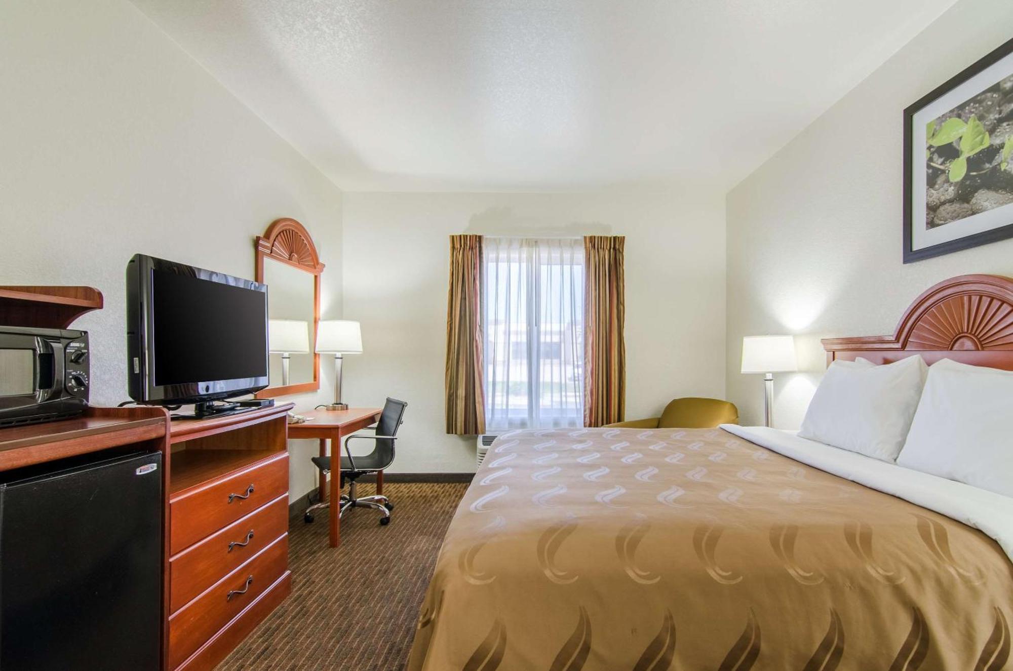 Quality Inn Junction City Near Fort Riley Exterior photo