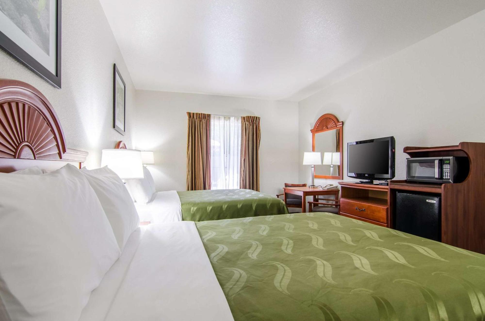 Quality Inn Junction City Near Fort Riley Exterior photo
